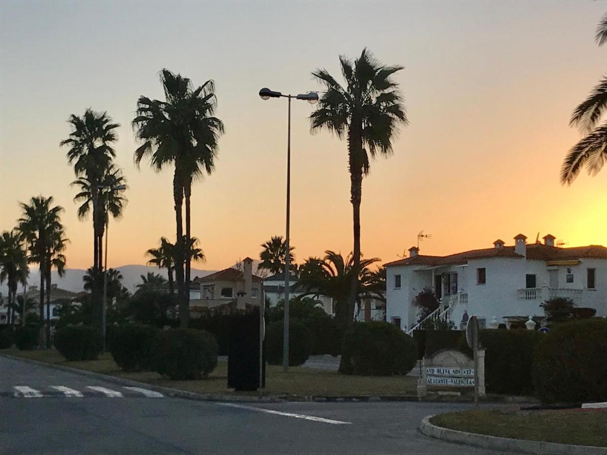 Villa Con Jardin En Oliva Nova Golf A 100M De La Playa Екстер'єр фото